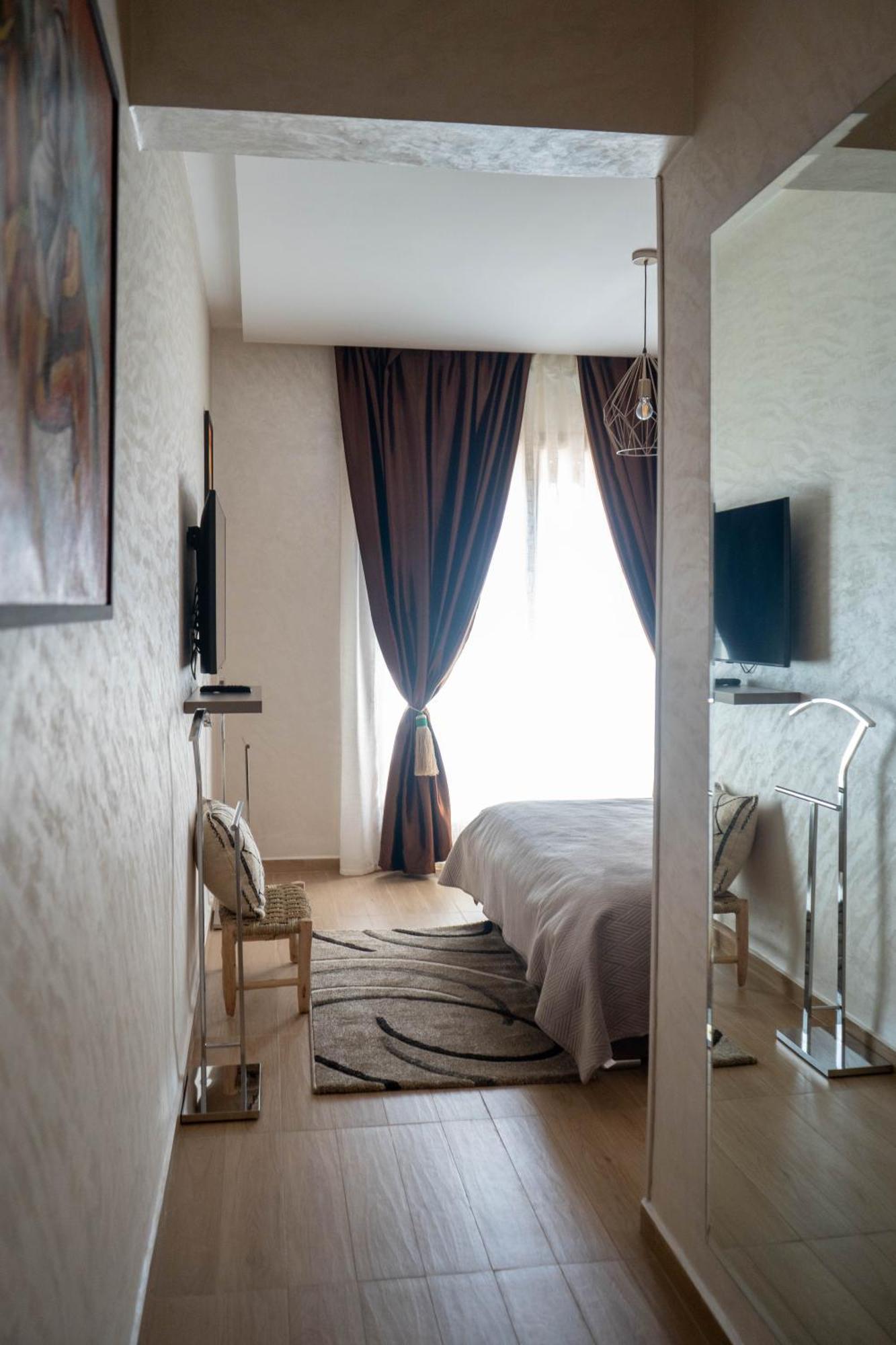 Magnifique Appartement Moderne De 2 Chambres Avec Piscine A 10 Min Du Centre De Marrakech Marakeş Dış mekan fotoğraf
