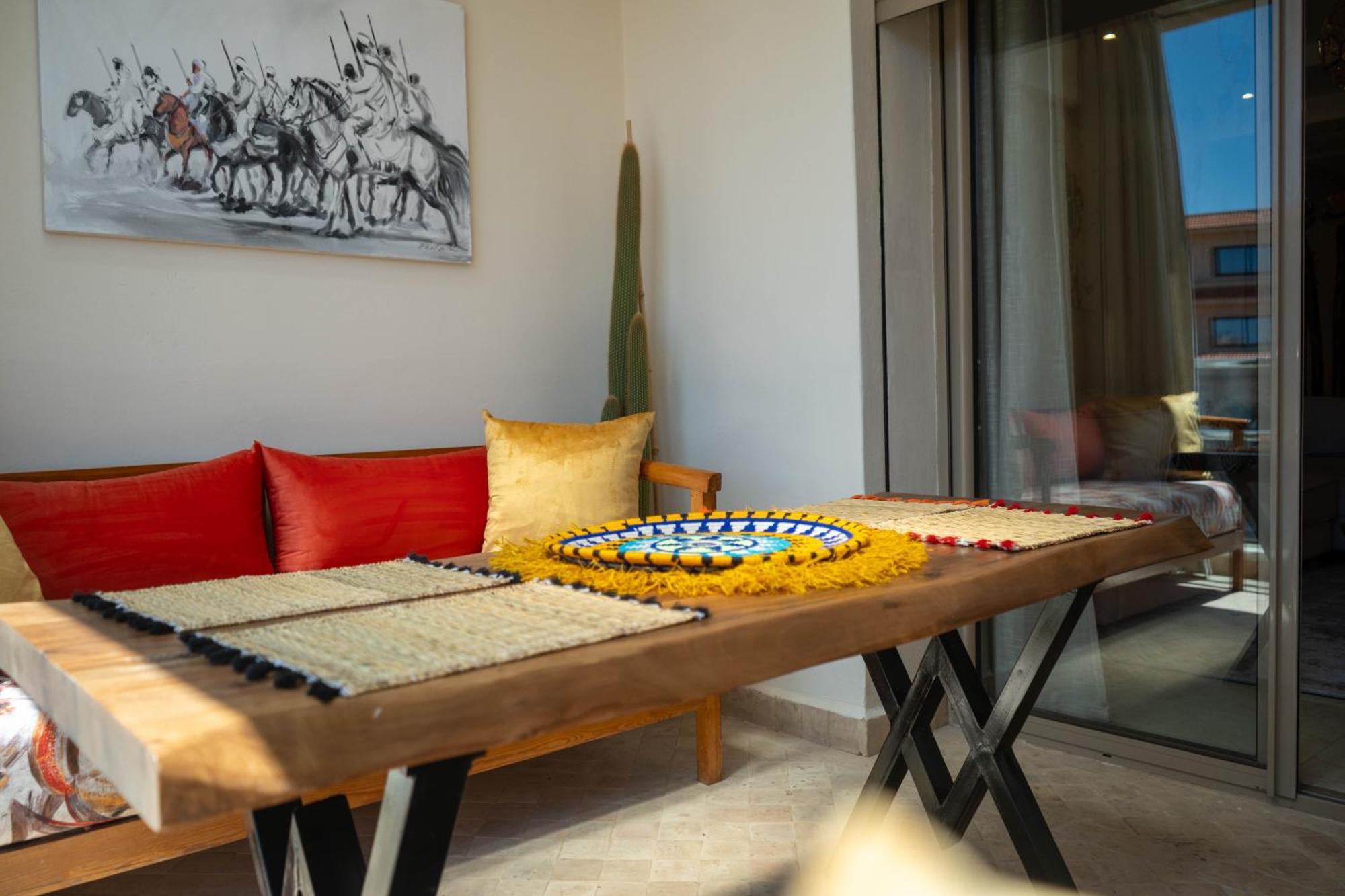 Magnifique Appartement Moderne De 2 Chambres Avec Piscine A 10 Min Du Centre De Marrakech Marakeş Dış mekan fotoğraf